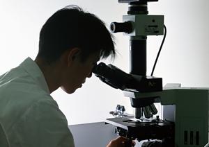 目黒区で人気のマウスピース矯正！見た目も通院も気にせず歯並び改善！